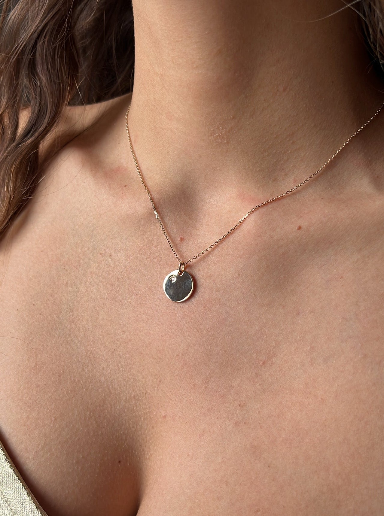 Collier gravure strass