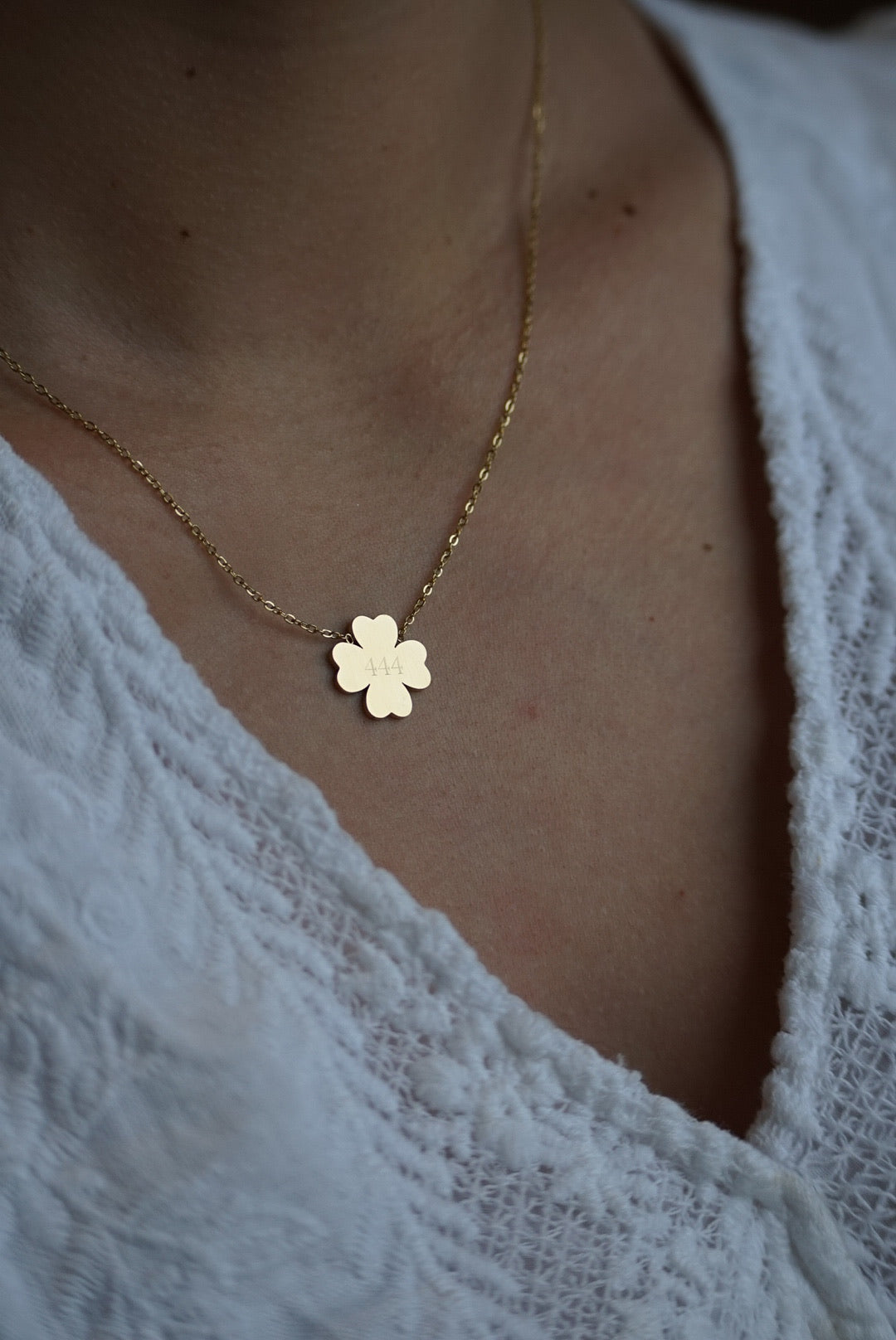 Collier chance gravure